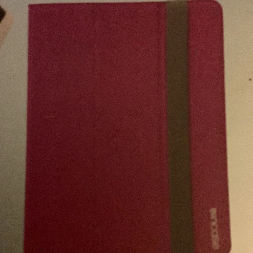 Incase Canvas Maki Jacket for iPad 3rd Gen - Magenta